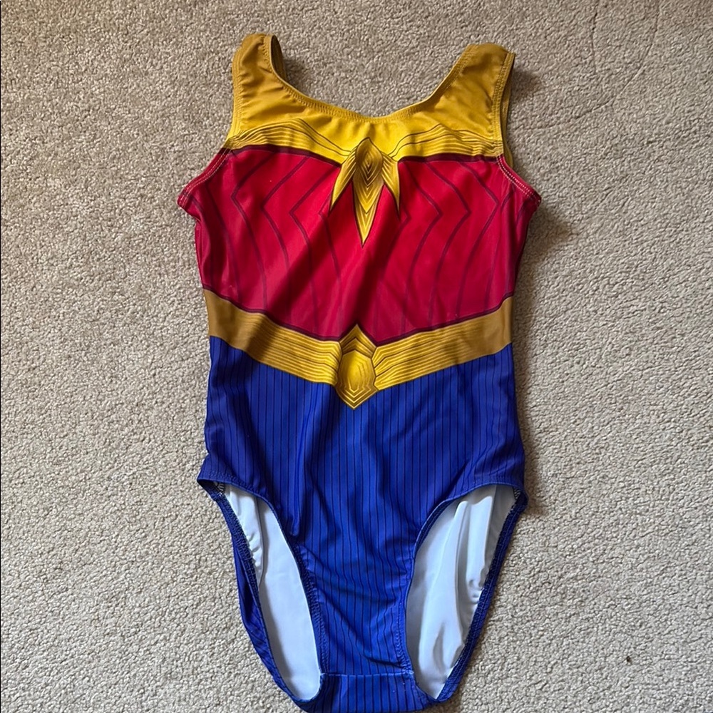 Destira superhero Leo. AXS